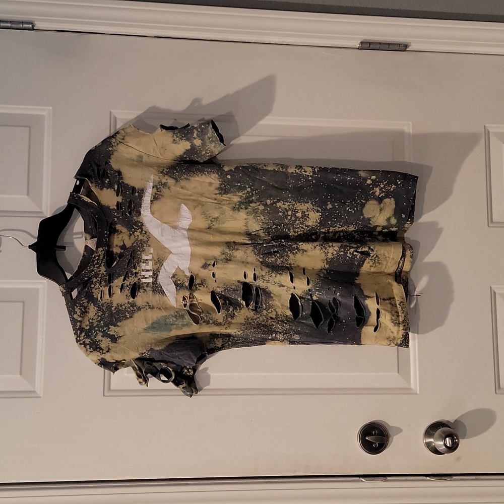 Hollister Size S Ripped T-Shirt